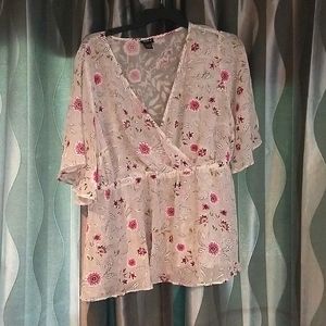 Torrid cross chest floral top flowy arms gathered @waist w/flow bottom sz 3aka22